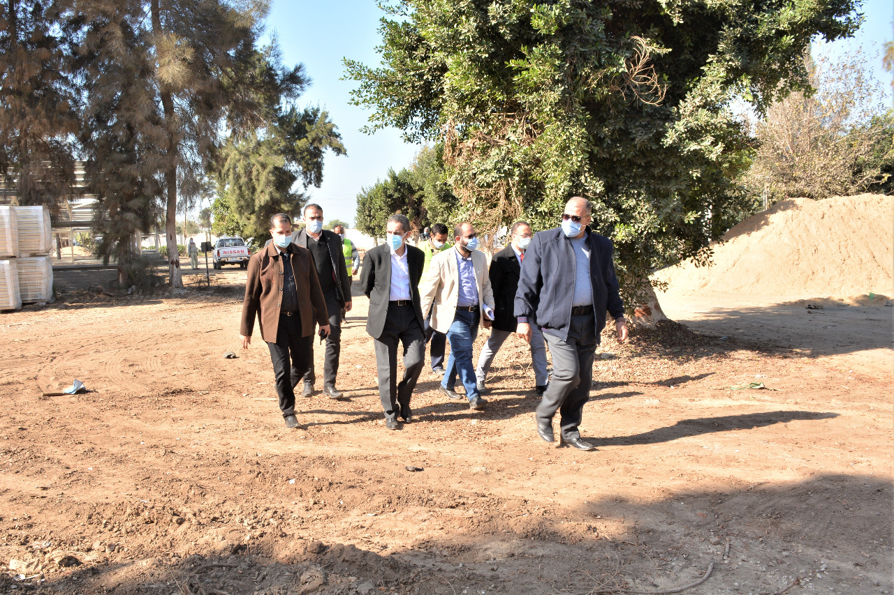 متابعة مستمرة لكافة المشروعات بشكل يومي من محافظ الغربية-صور
