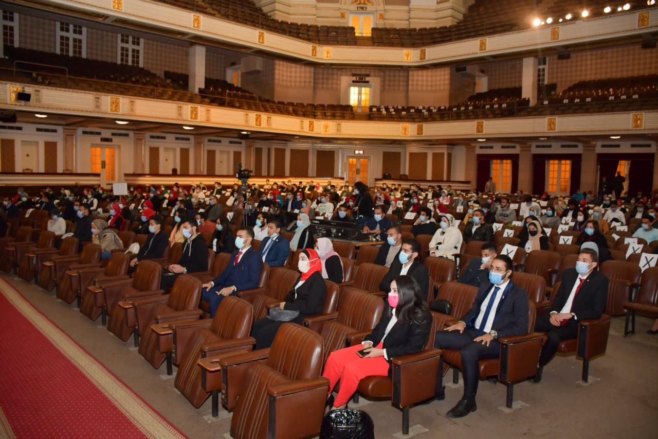 مؤمن أشرف رئيسًا للاتحاد وخلود خالد نائبًا وسبع أمناء للجان العليا بجامعة القاهرة