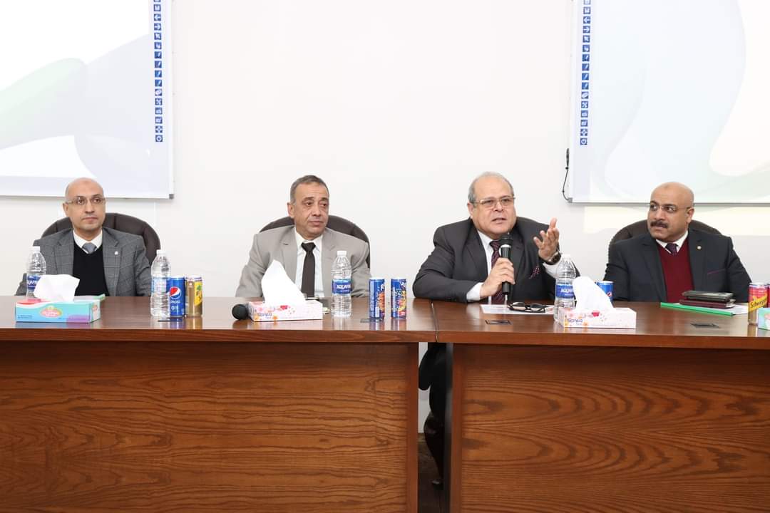 الدكتور هشام عبد الخالق رئيس جامعة الدلتا التكنولوجية فى ملتقى دعم المشروعات الصغيرة والمتوسطة