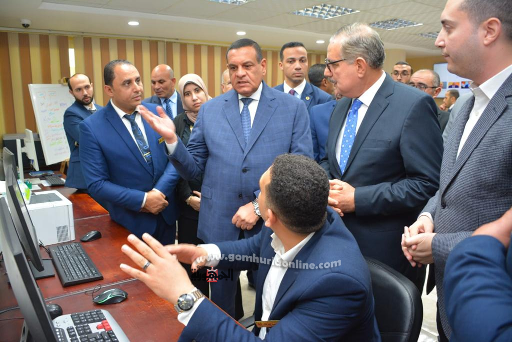 اللواء هشام آمنة وزير التنمية المحلية خلال تفقده ومحافظ كفر الشيخ مركز الجيومكانية
