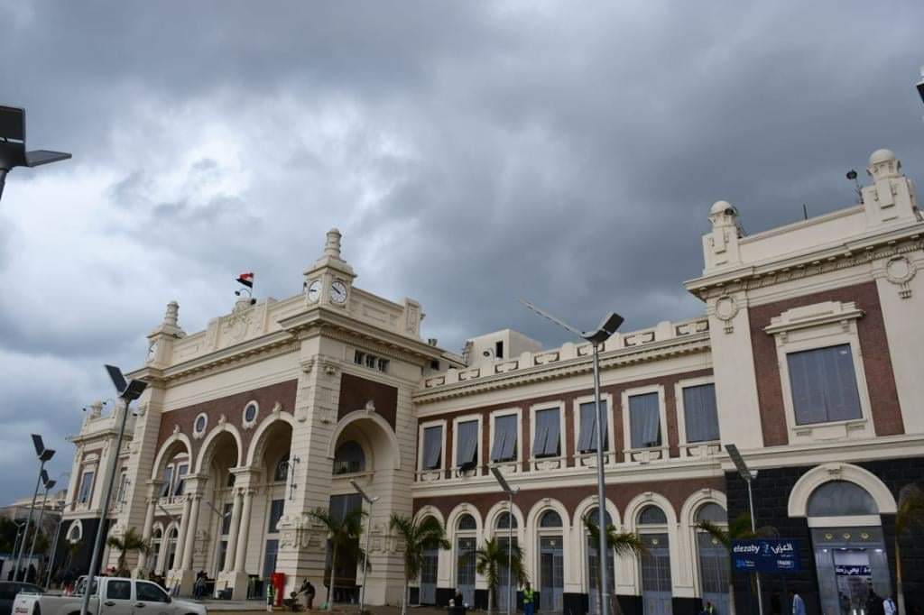 رئيس السكة الحديد يتفقد أعمال تطوير محطة الاسكندرية..صور