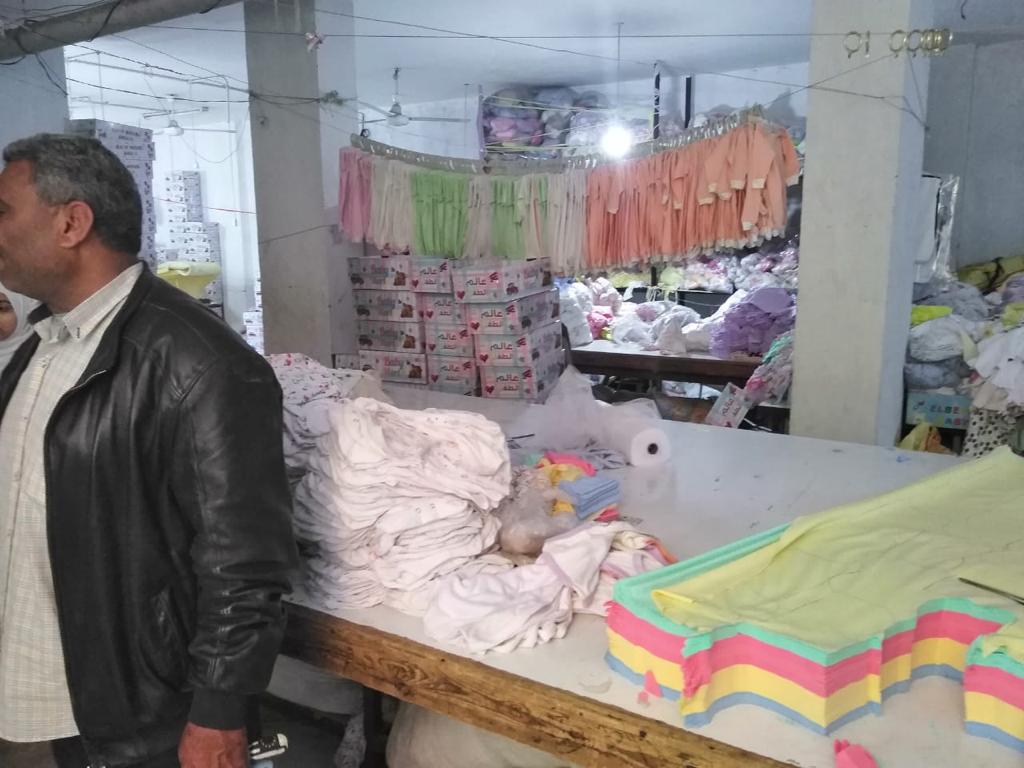 تشميع سنتر تعليمى و3 مصانع ملابس بمدينة العبور.. بالتفاصيل والصور