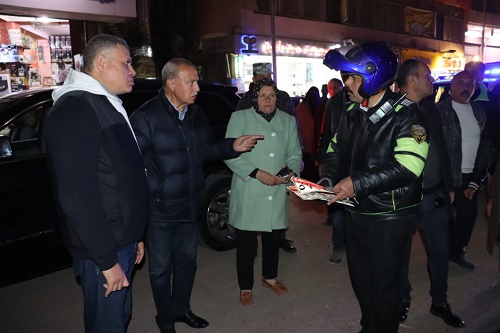 محافظ القليوبية يضبط 5 سيارات تسير عكس الاتجاه