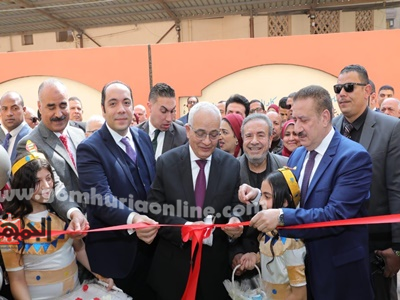 وزير التربية والتعليم ومحافظ المنوفية خلال افتتاح مدرسة المساعي الجديدة