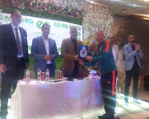 الصبروط يكرم بطل العالم فى القوة البدنية للكبار بمركز شباب شبلنجة