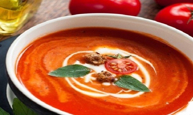 شوربة الطماطم الفاخرة بالكريمة