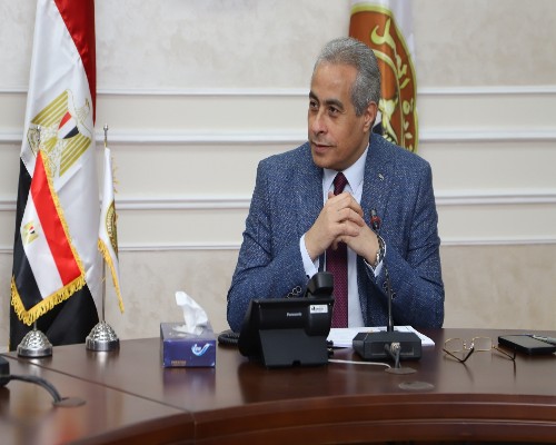 شحاتة يناقش الملاحظات الواردة على مشروع قانون العمل 