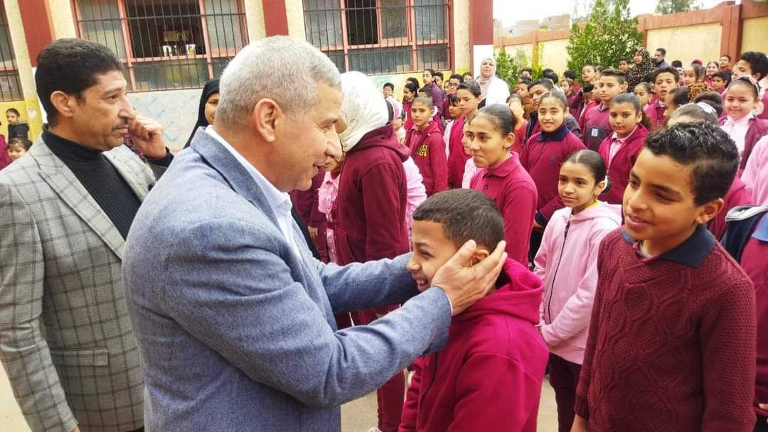 مدير تعليم دمياط يتفقد مدارس كفر سعد  