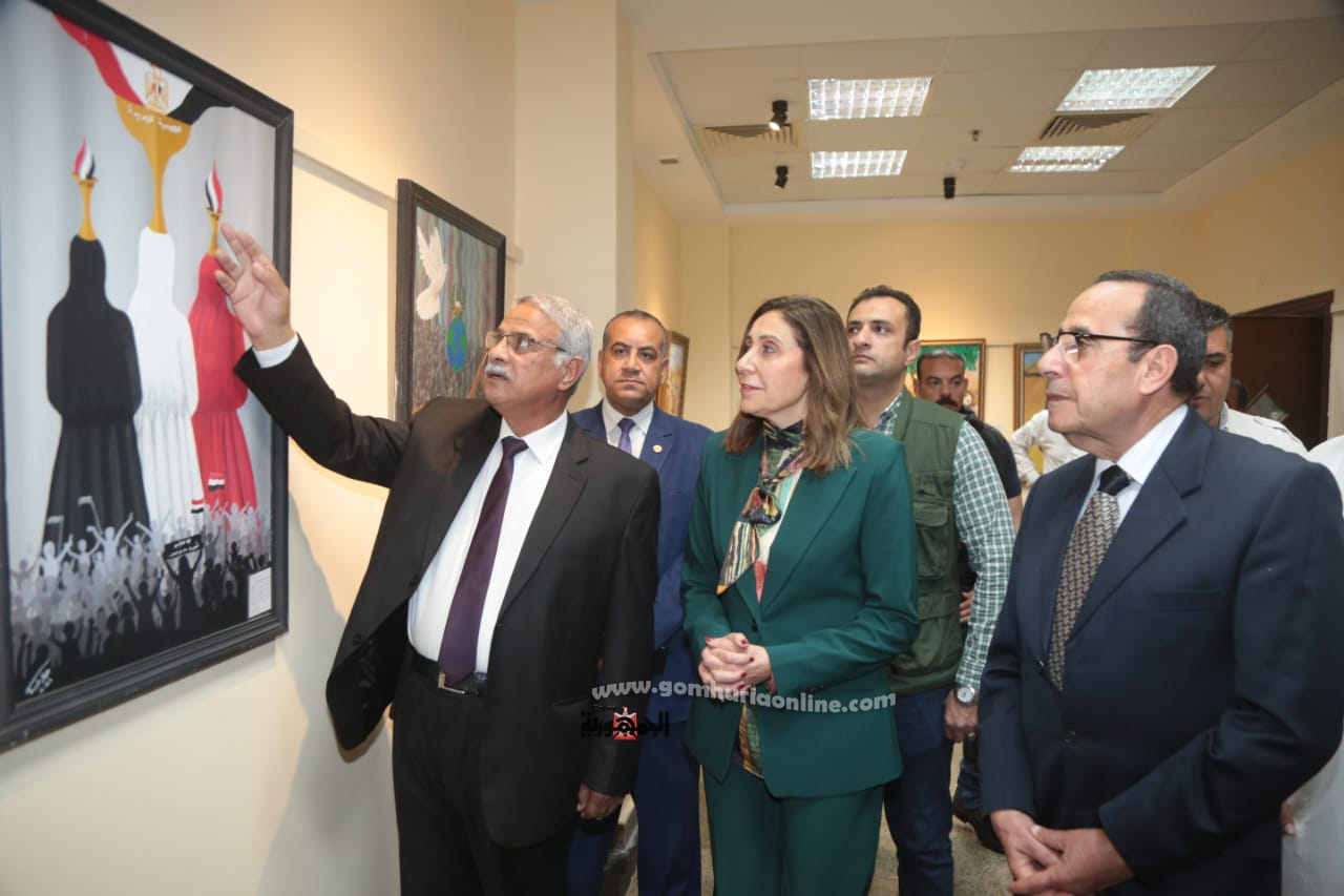 وزيرة الثقافة ومحافظ شمال سيناء يشهدان احتفالية 