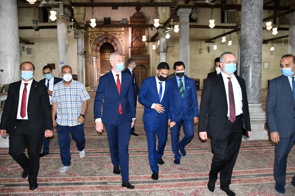 خلال الزيارة