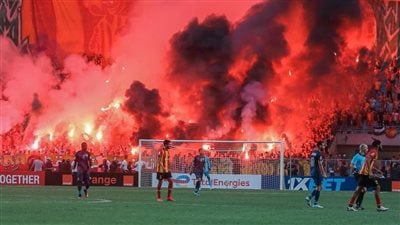 الكاف يكشف موقفه من من أحداث مباراة الأهلى والترجى فى رادس 