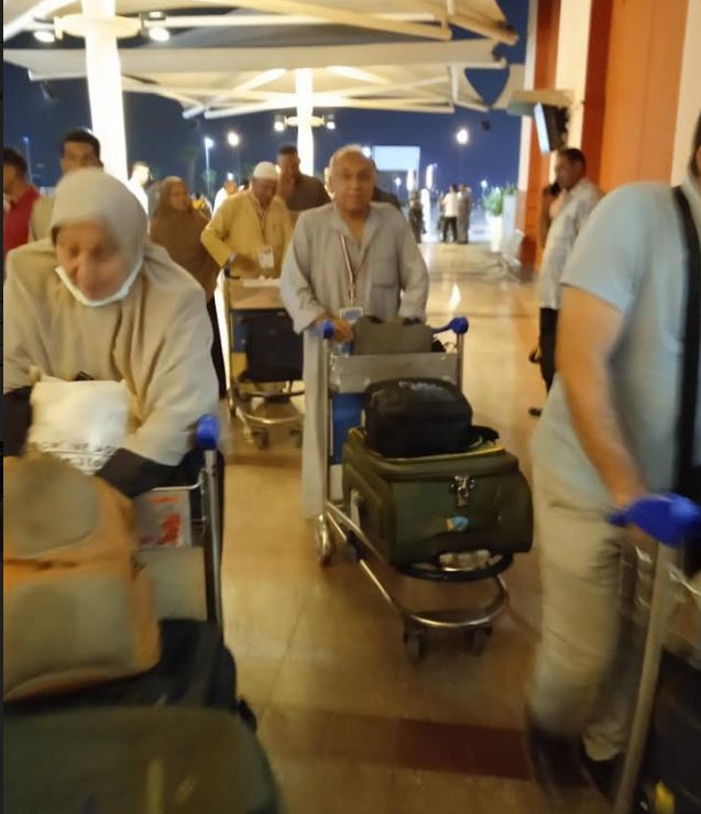  لبيك اللهم لبيك .. انطلاق اولي رحلات الحجاج من مطار القاهرة الي الاراضي المقدسة 