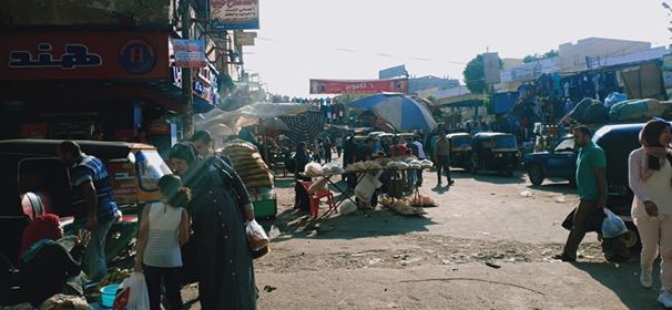اهالى شبين القناطر تستغيث من اشغالات الطريق .. صور