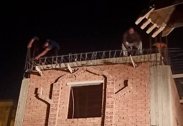 جهاز النوبارية الجديدة يكشر عن أنيابه وينفذ إزالة مبانى بالتعاون مع شرطة التعمير.. بالصور