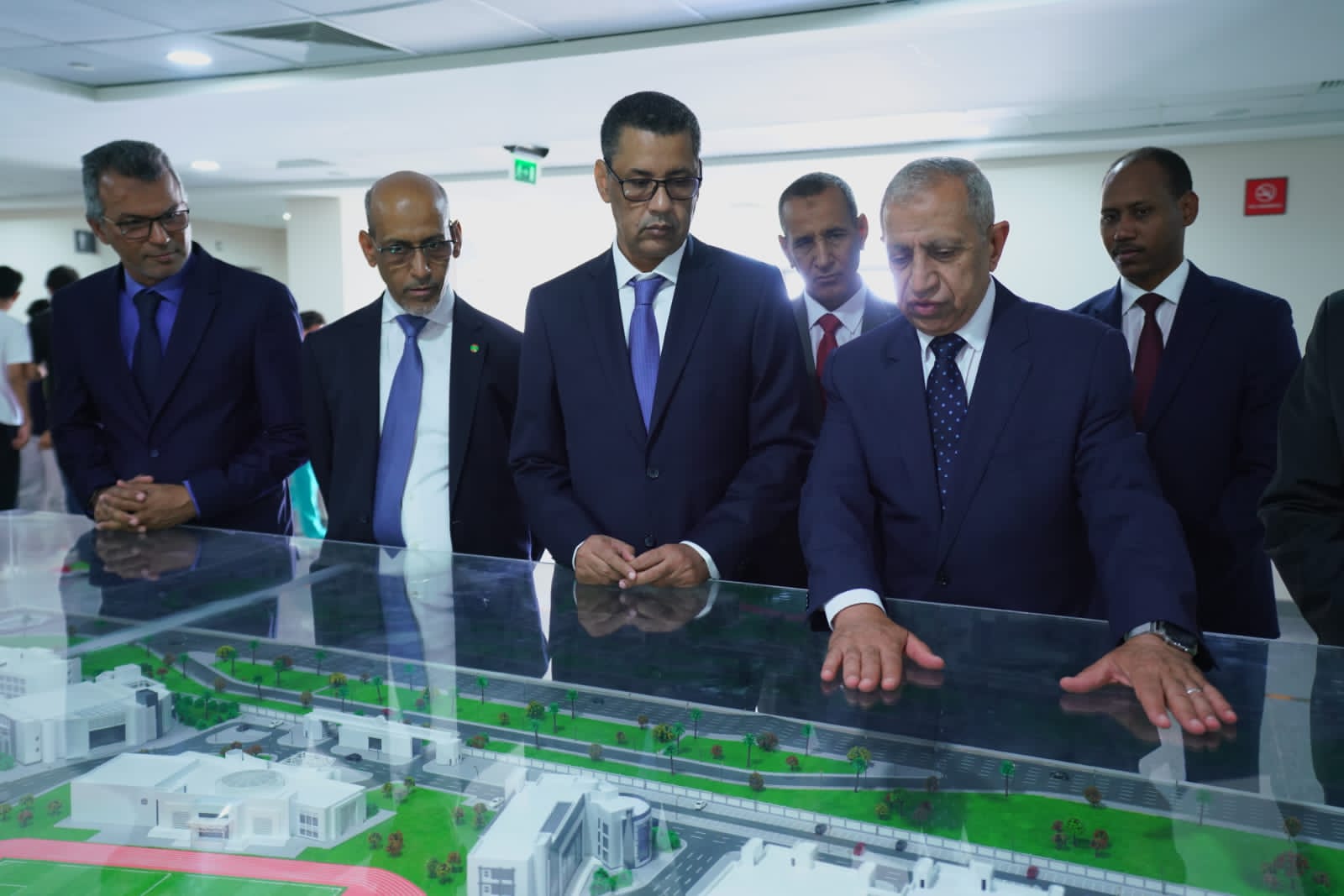 رئيس الأكاديمية العربية يستقبل وزير التعليم العالي بموريتانيا بفرع العلمين ..صور