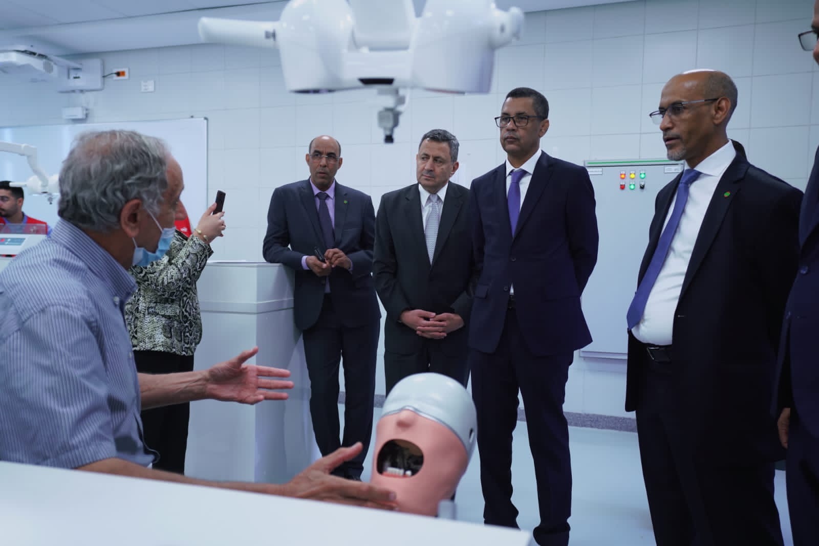 رئيس الأكاديمية العربية يستقبل وزير التعليم العالي بموريتانيا بفرع العلمين ..صور