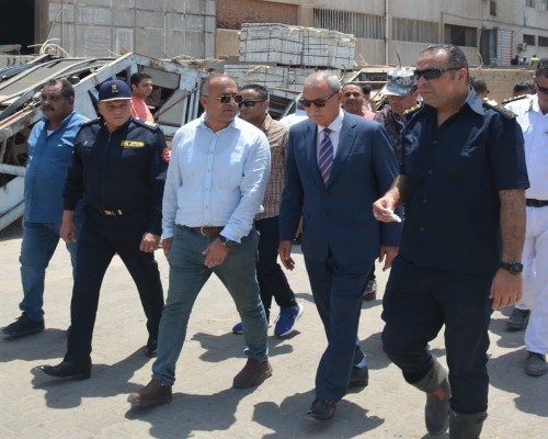 محافظ القليوبية يتابع حريق مصنع للاثاث المكتبي بمدينة العبور 