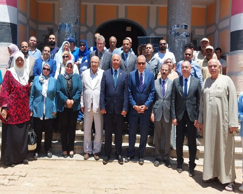 محافظ القليوبية ورئيس جامعة بنها يتفقدان مبادرة 