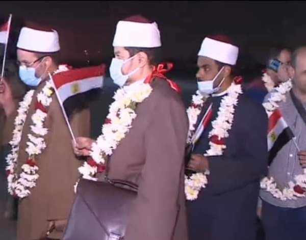 الجالية المصرية القادمة من أفغانستان: «لولاه من عدنا بسلام.. وكان يتابعنا يوميًا.. شكرًا للرئيس السيسي»