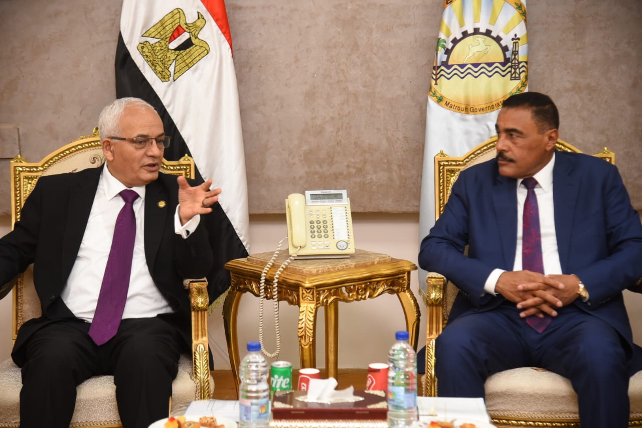 حجازي وشعيب يناقشان مطالب واحتياجات تعليم مطروح 