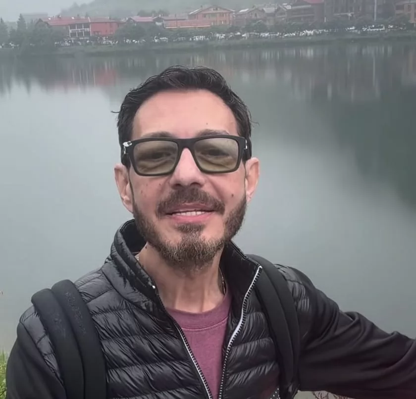 الفنان أحمد زاهر