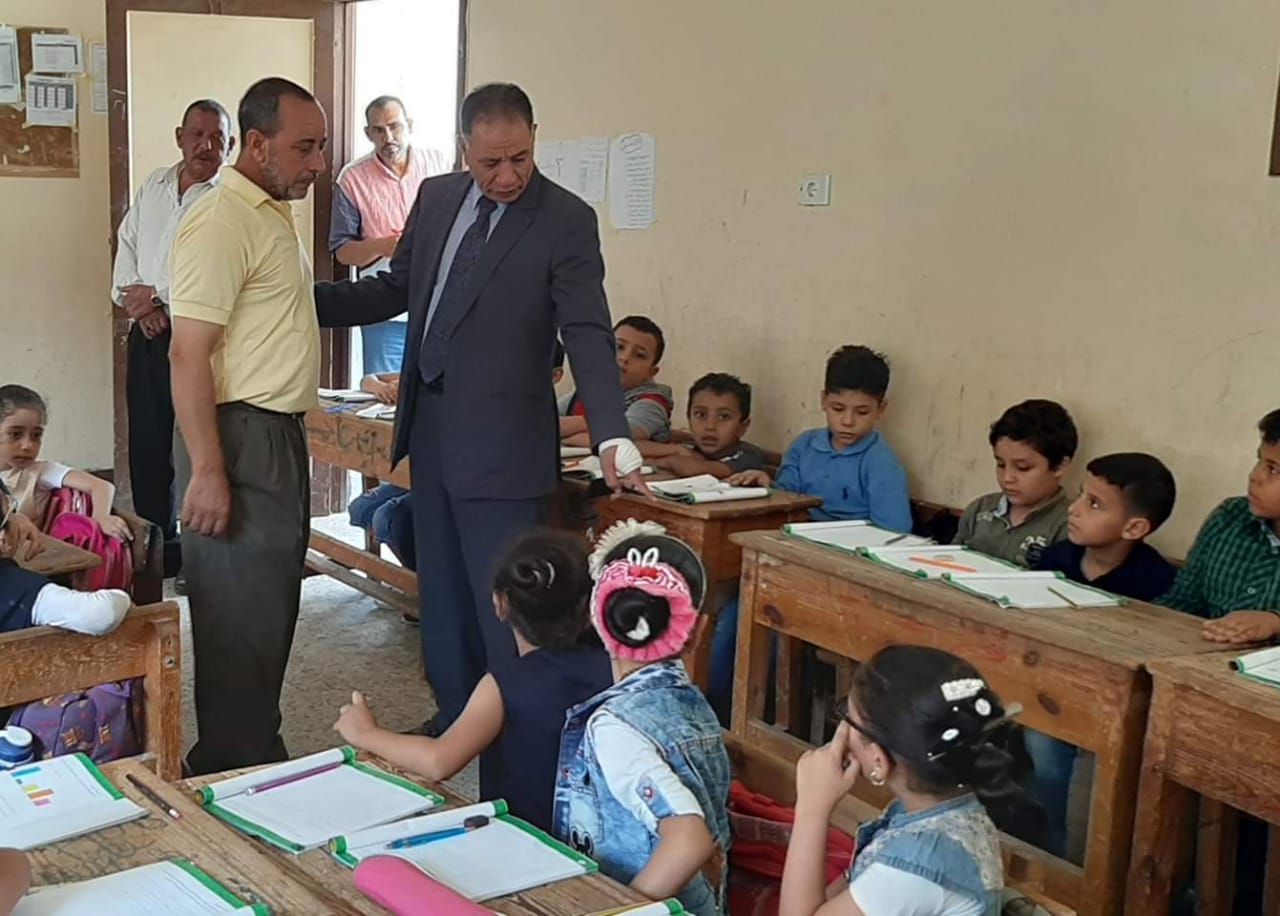 محافظ دمياط: التشديد على متابعة المدارس في المناطق النائية 