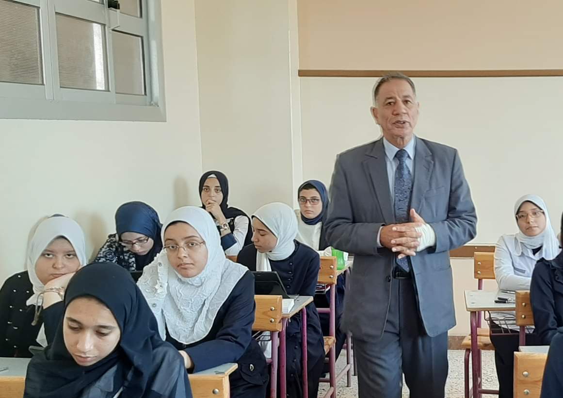 محافظ دمياط: التشديد على متابعة المدارس في المناطق النائية 