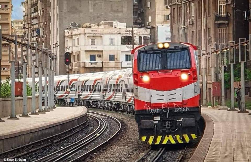 السكة الحديد تدفع بقطارات إضافية بمناسبة إجازة نصف العام الدراسي