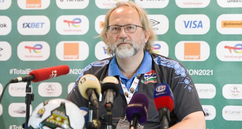 توم سانتفيت مدرب جامبيا