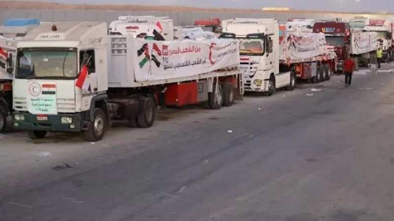 القاهرة الإخبارية": شاحنات "زاد العزة" تحمل موادا بترولية تشمل السولار والغاز والبنزين 