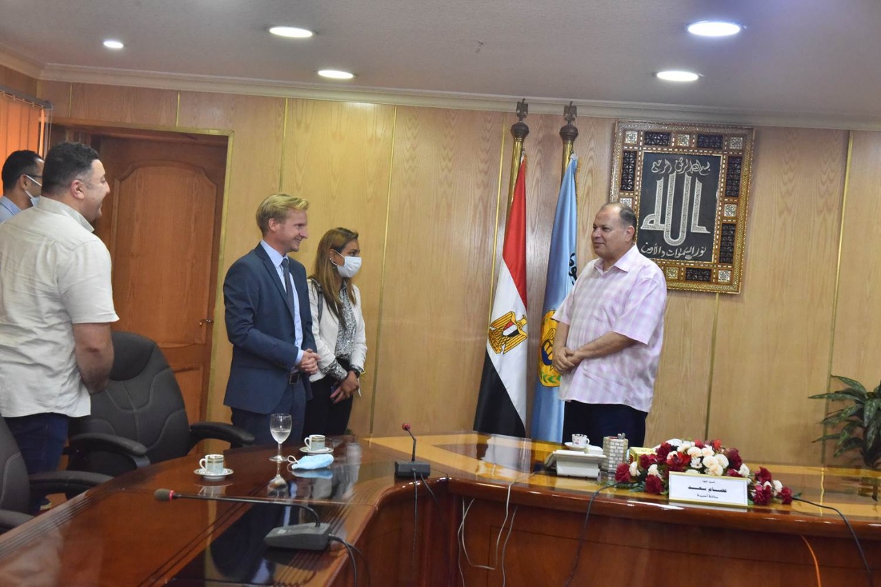 محافظ أسيوط يلتقي ممثلي صندوق التنمية الحضارية والوكالة الالمانية للتعاون الدولي لتطوير البنية التحتية بمركز أبنوب