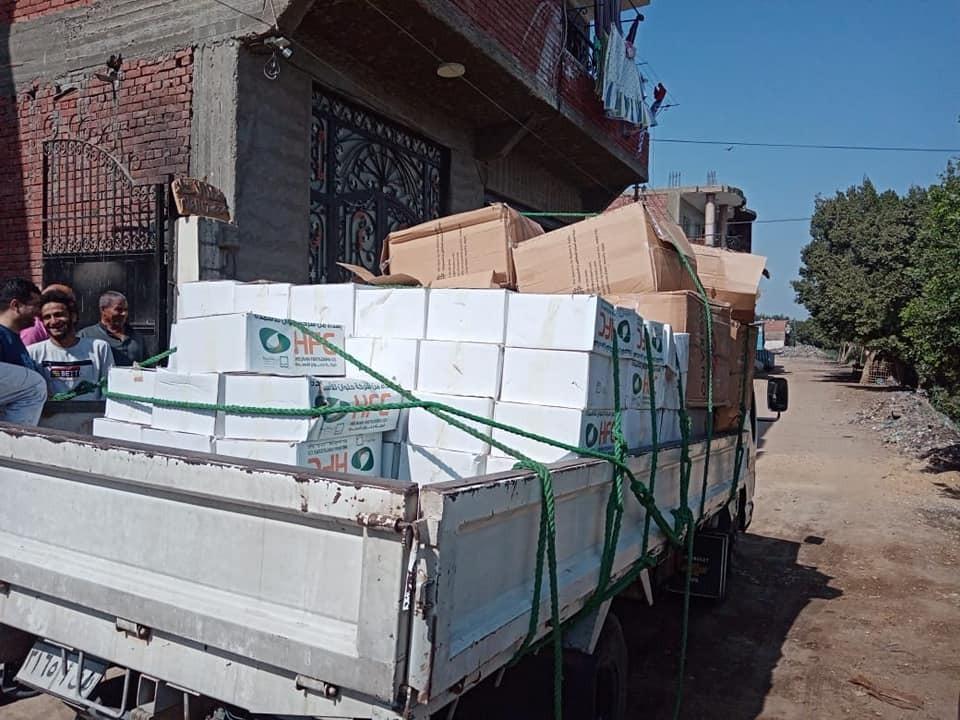 مساعدات عينية من قومى المرأة للقرى الاكثر احتياجا بالمنيا