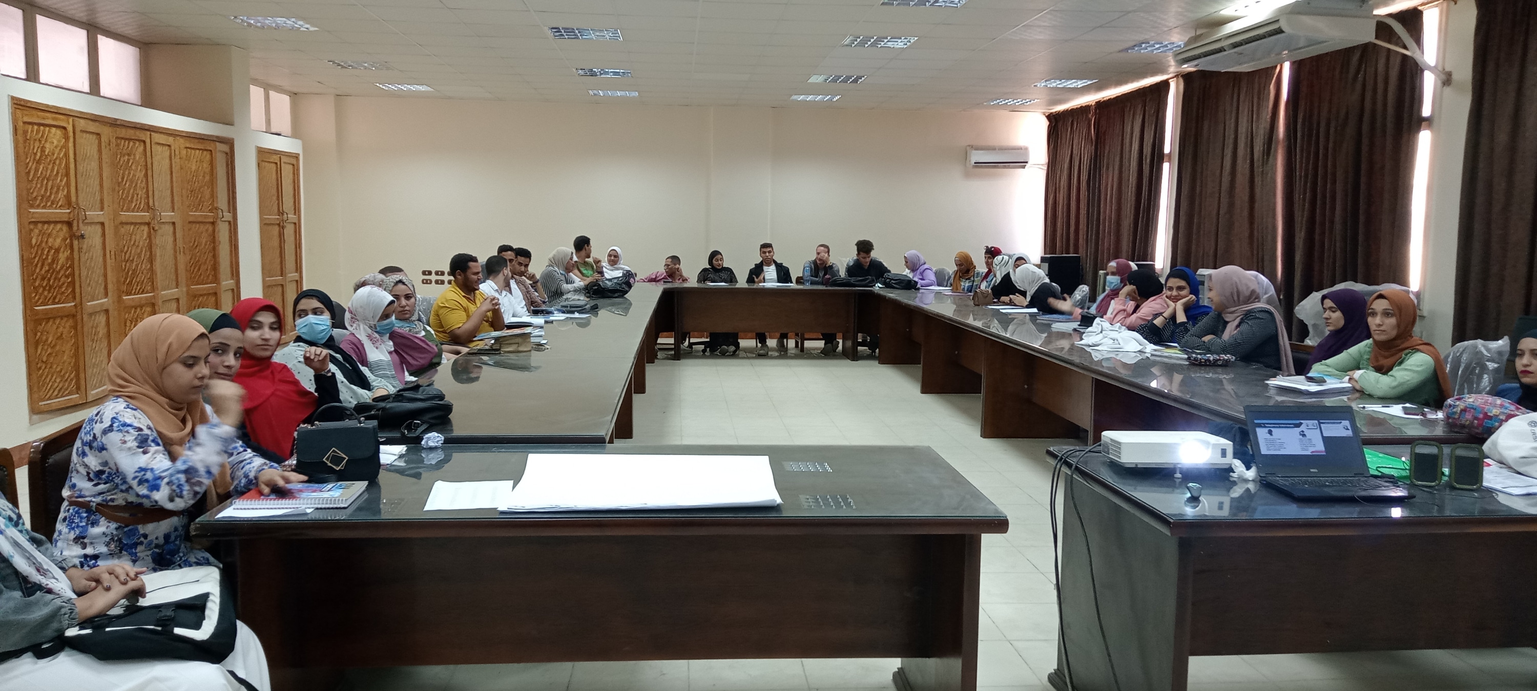  تكنولوجيا الزقازيق تنظم ورش عمل لرفع مهارات الطلاب والخريجين لتأهيلهم لسوق العمل 