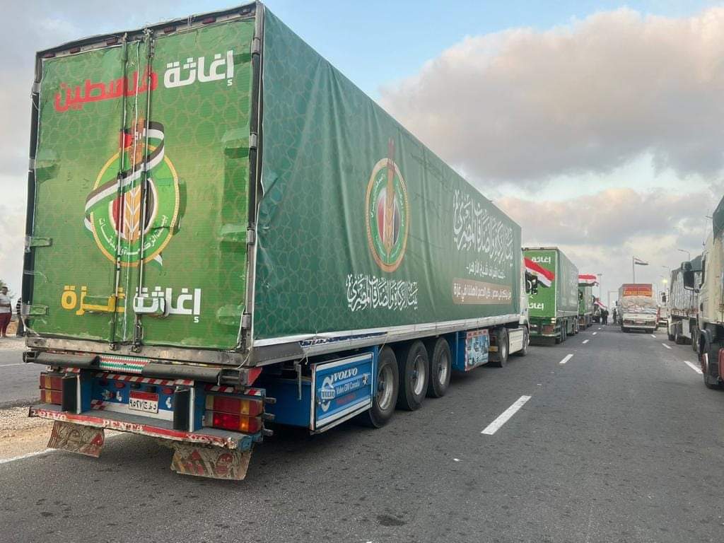 فضيلة الامام الأكبر يوجه بتسيير قافلة من بيت الزكاة إلى غزة 