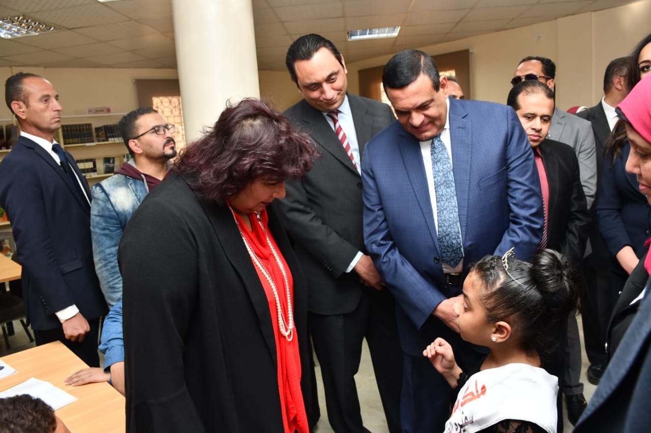 صور .. وزير الثقافة ومحافظ البحيرة يفتتحان مكتبة مصر العامة بكفر الدوار