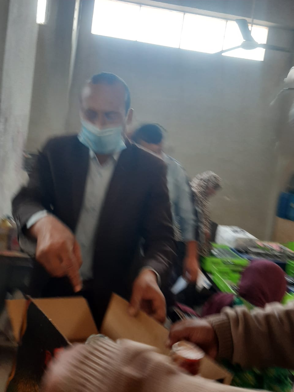 نائب رئيس مدينة ههيا يضبط مصنع لتصنيع صابون مجهول المصدر     