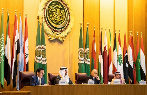 أبوالغيط والقرقاوي خلال إطلاق جائزة التميز الحكومي العربي بالجامعة العربية