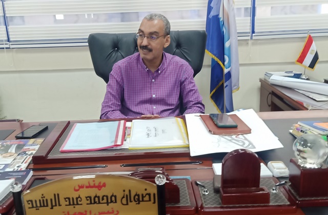 جهاز بدر يصادر 4 تكاتك ويغلق محل للخمور ويتحفظ سيارة طعام بالصور