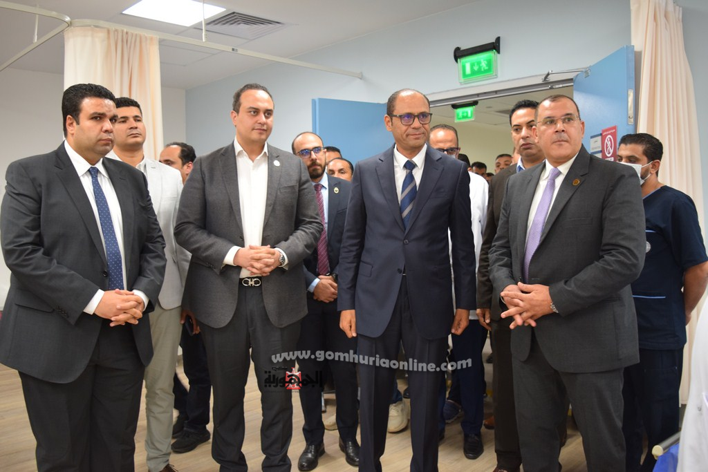 وزير الصحة الليبي ونائب محافظ السويس والسبكي يتفقدون المجمع الطبي