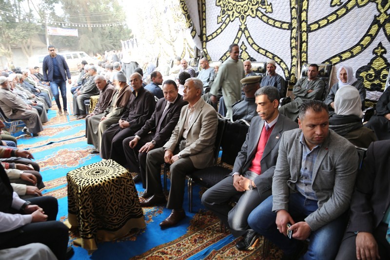 محافظ المنوفية فى جولة تفقدية بقرية ميت أبو الكوم