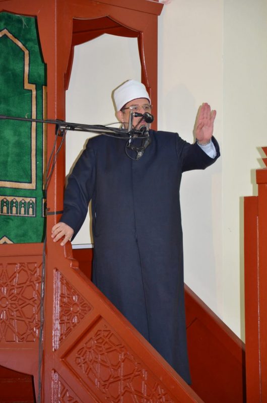 وزير الأوقاف: من يؤمن بالله واليوم الآخر لا يخون وطنه 