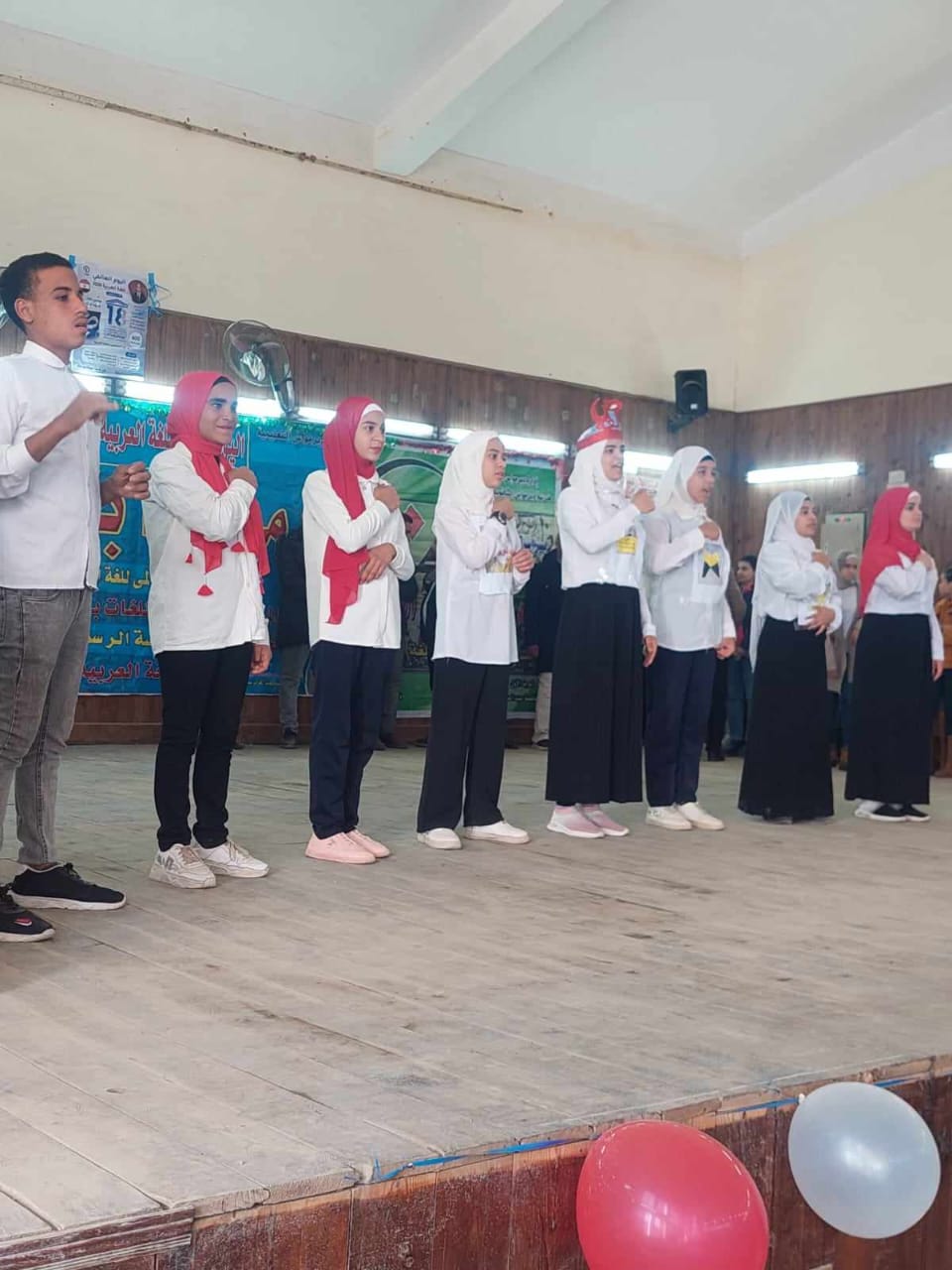 طلاب ومعلمو  ديرمواس احتفلوا باليوم العالمي للغة العربية