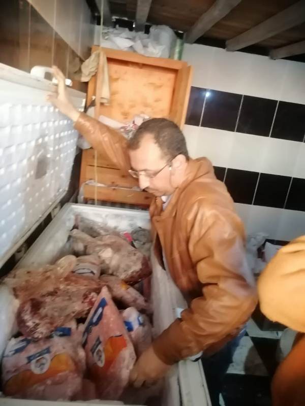 ضبط مصنع بسطرمة بمنوف لحيازته لحوم غير صالحة للاستهلاك الآدمي   