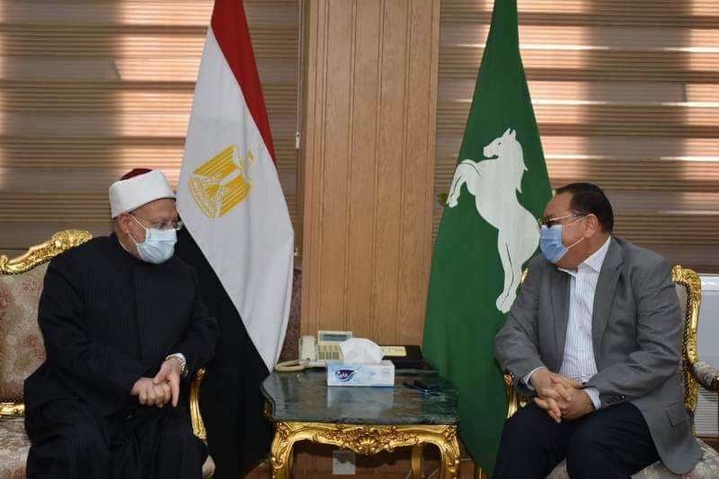 المفتي مع محافظ الشرقية