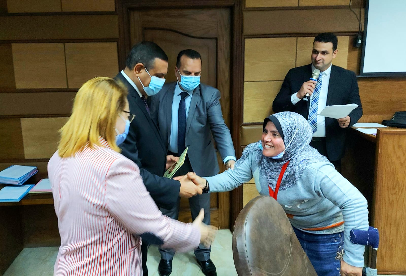محافظ البحيرة يكرم ذوى الهمم الحاصلين على بطولات على مستوى الجمهورية والفائزين فى انتخابات برلمان الشباب  