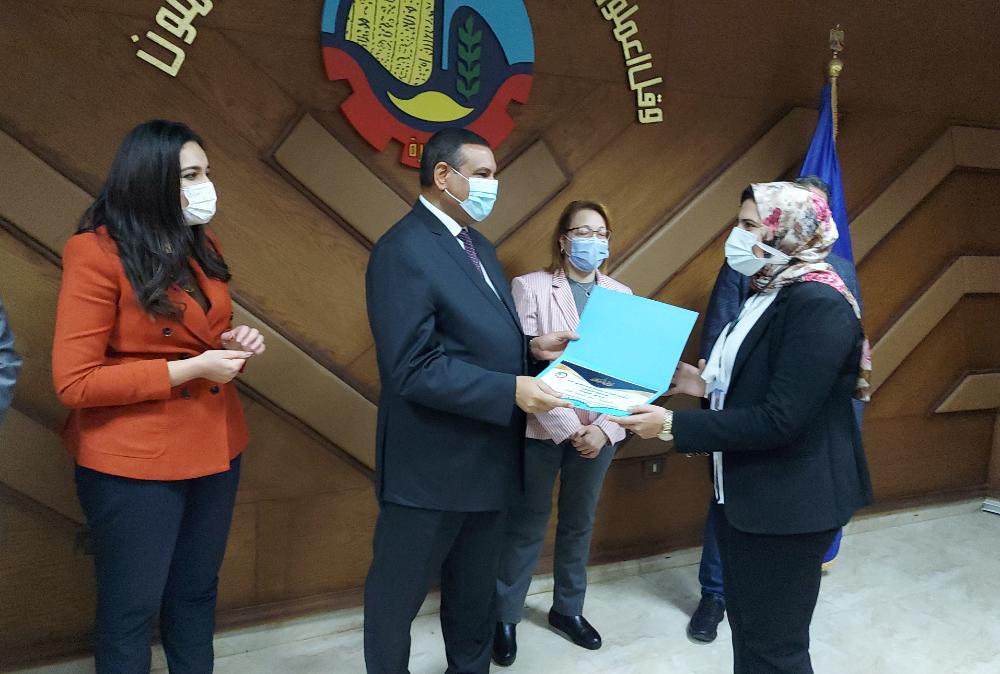 محافظ البحيرة يكرم ذوى الهمم الحاصلين على بطولات على مستوى الجمهورية والفائزين فى انتخابات برلمان الشباب  