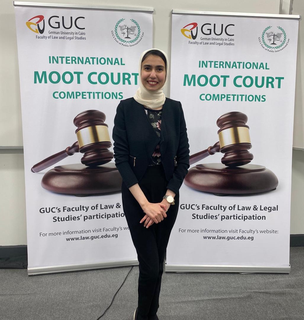 فوز فريق حقوق الألمانية بالقاهرة بجائزتي أفضل مذكرة كتابية ومرافعة شفهية لعام 2021