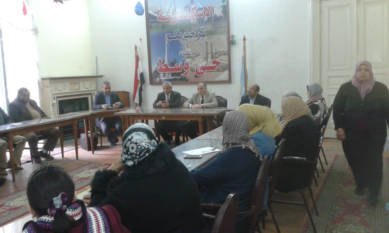    احالة ٧٣ موظف و مدير بحوث الاسكان  بحي وسط للتحقيق لتغيبهم 