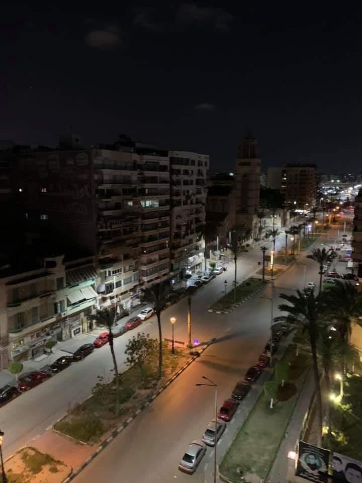شوارع بورسعيد خالية من المواطنين وانتشار مكثف من رجال الشرطة
