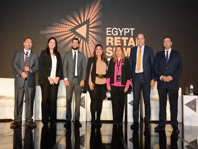 تكريم مشروع رواد 2030 خلال مشاركته بقمة مصر لتجارة التجزئة 